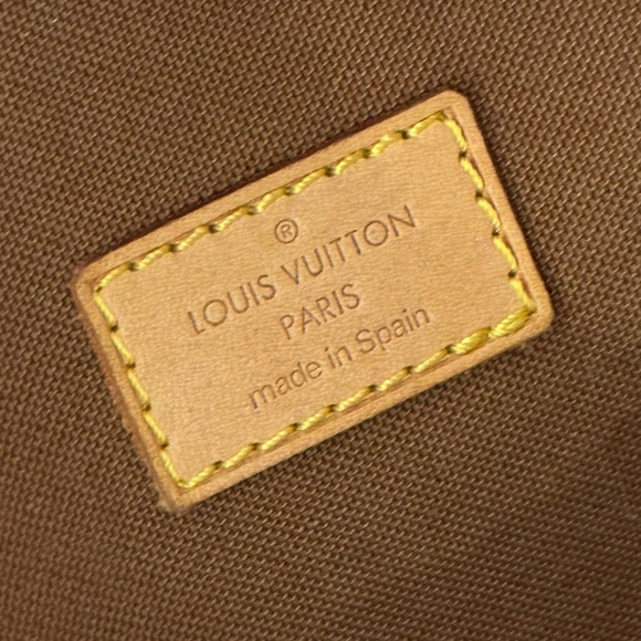 Authentic Louis Vuitton belt bum bag. Great condition monogram - Picture 8 of 11